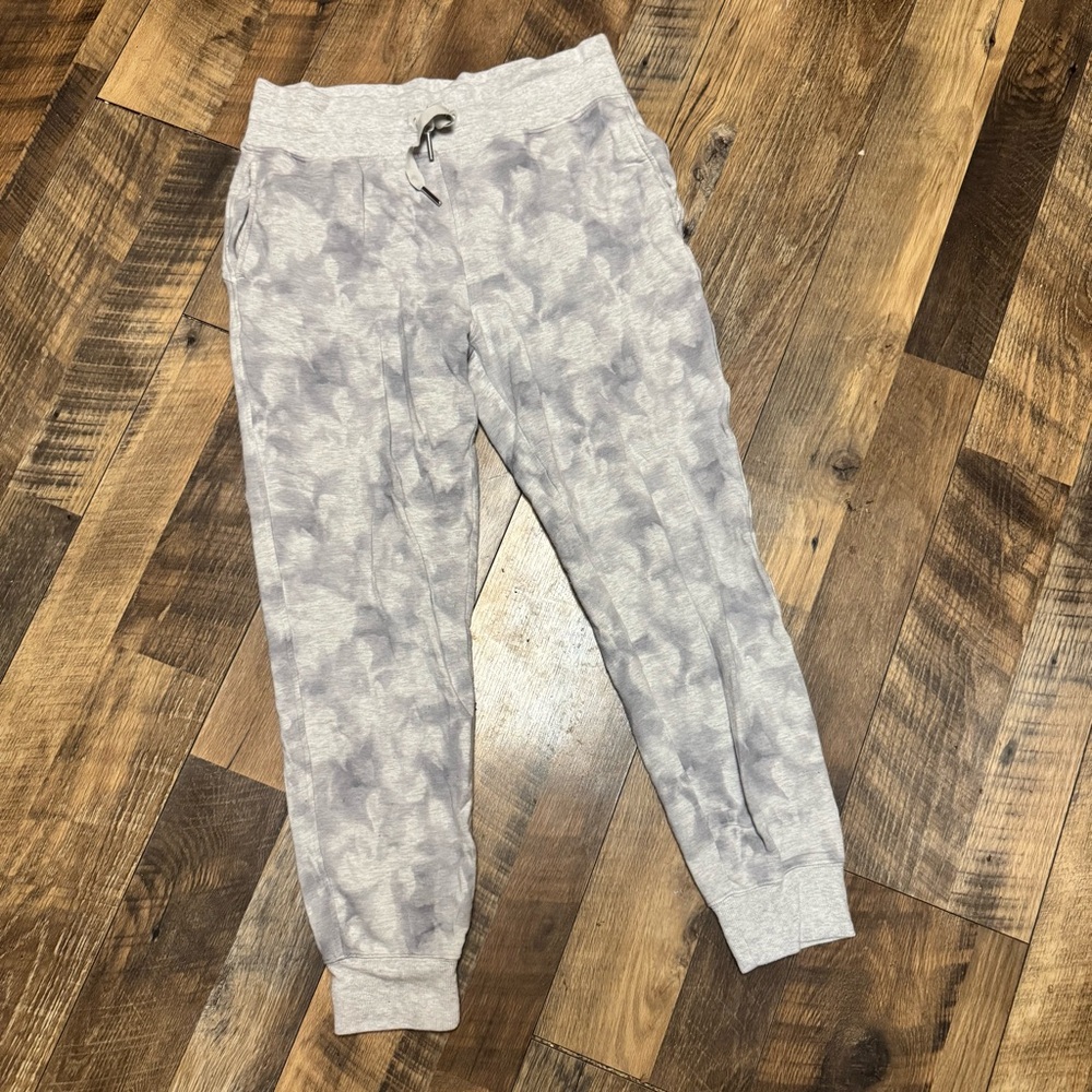 Athleta Light Gray Tie-Dye Jogger Sweatpants